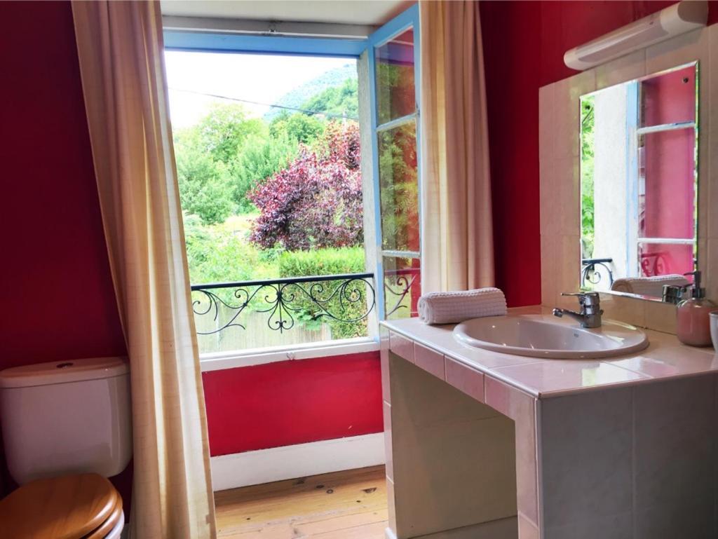 Bed and Breakfast Papilio Montauban-de-Luchon Экстерьер фото